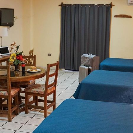 Hotel Las Fuentes Los Mochis Exterior foto