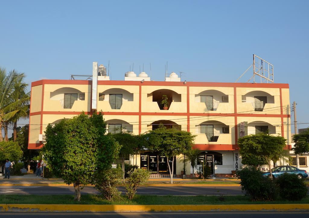 Hotel Las Fuentes Los Mochis Exterior foto