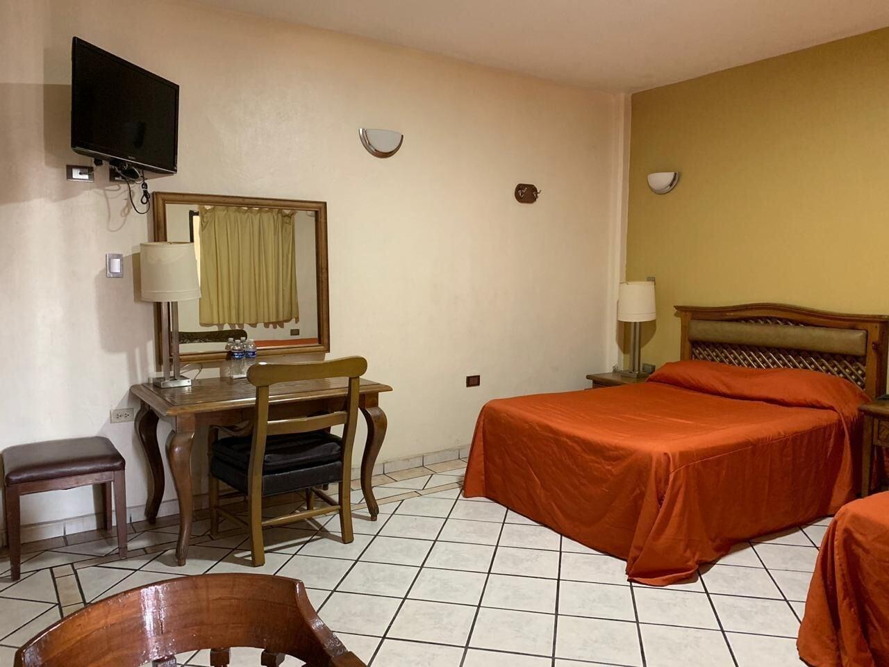 Hotel Las Fuentes Los Mochis Exterior foto