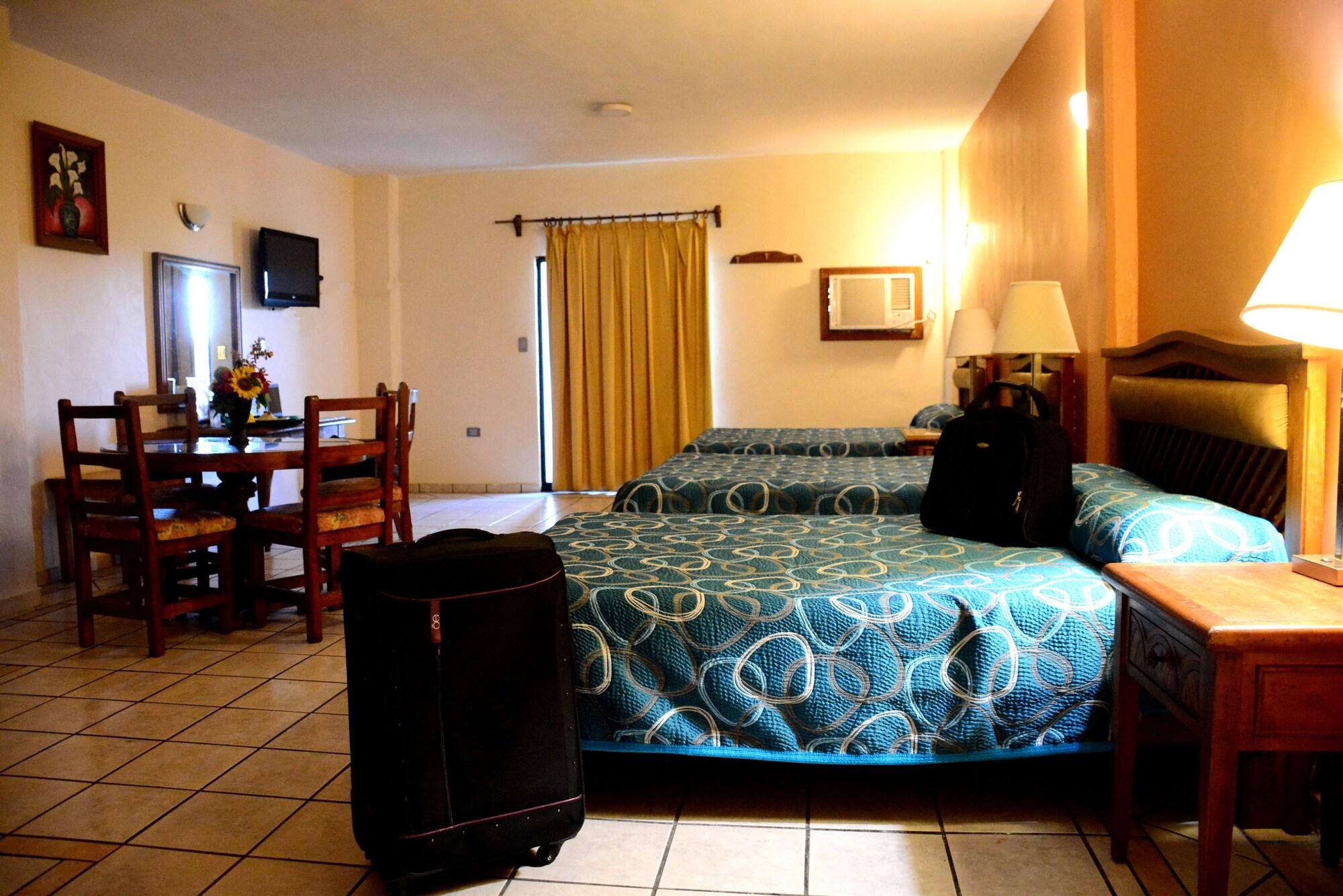 Hotel Las Fuentes Los Mochis Exterior foto
