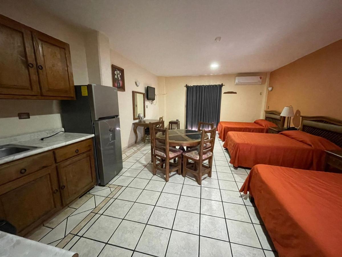 Hotel Las Fuentes Los Mochis Exterior foto