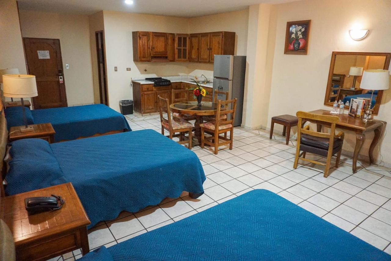Hotel Las Fuentes Los Mochis Exterior foto
