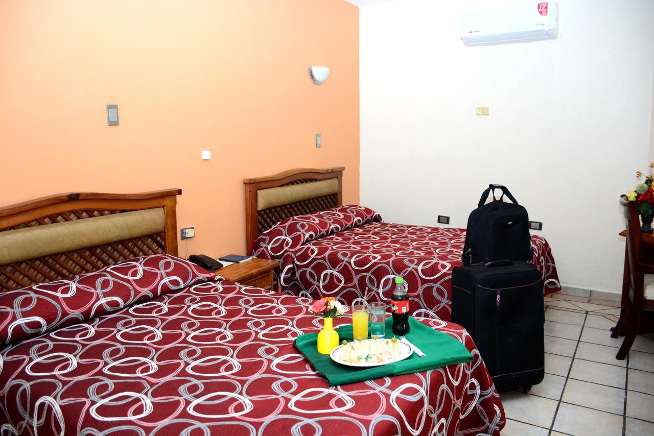 Hotel Las Fuentes Los Mochis Exterior foto