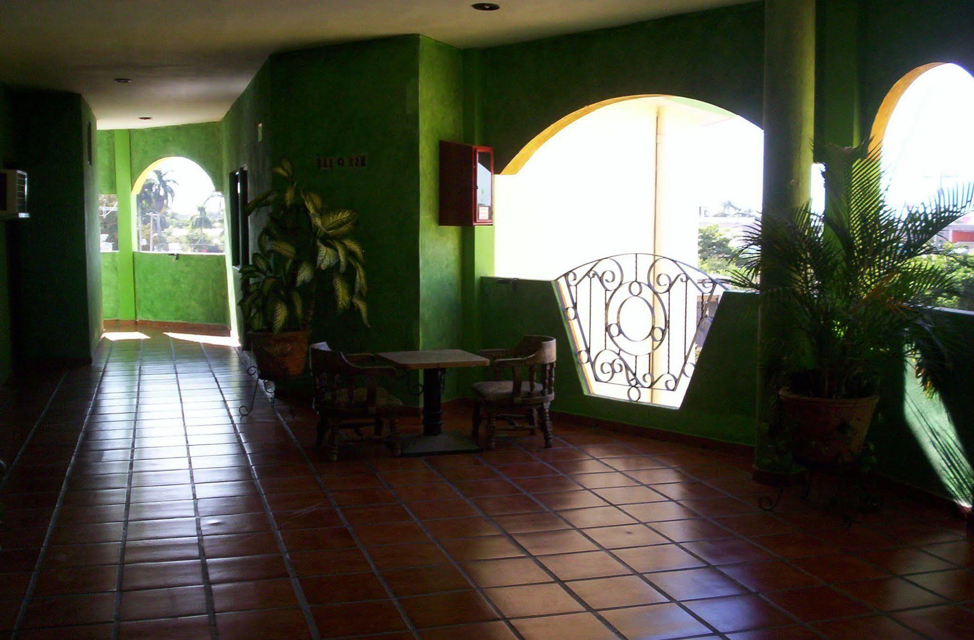 Hotel Las Fuentes Los Mochis Exterior foto